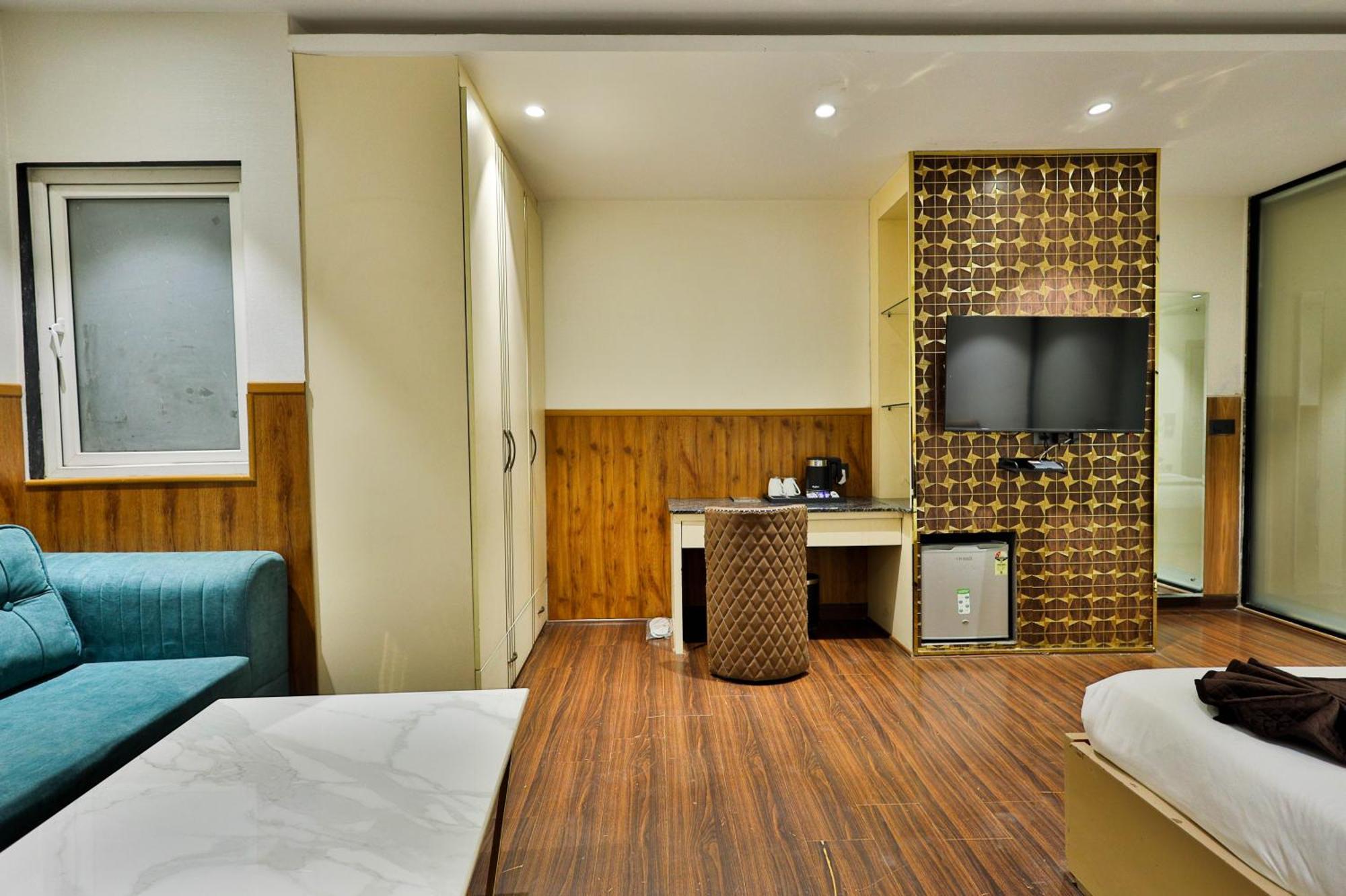 Clay Inn Hotels, Paschim Vihar Delhi  Exterior foto