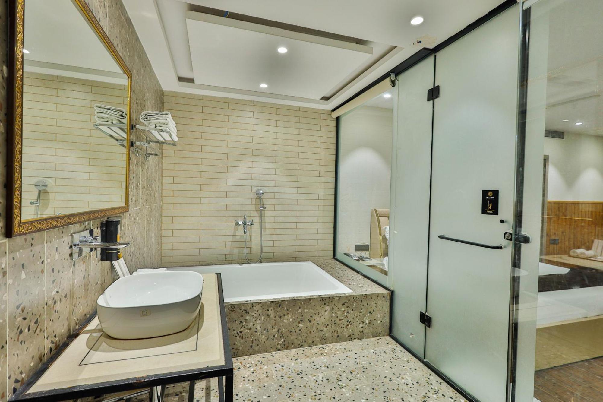 Clay Inn Hotels, Paschim Vihar Delhi  Exterior foto